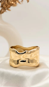 Gold Wave Melt Bangle